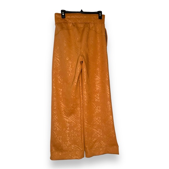 Puma Luxe Embossed Track Pants Wide Leg Size Small - Picture 3 of 7